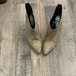 Baddie Women's Tan Pointy 4” Heel Goth Stiletto Ankle Booties Back Zipper